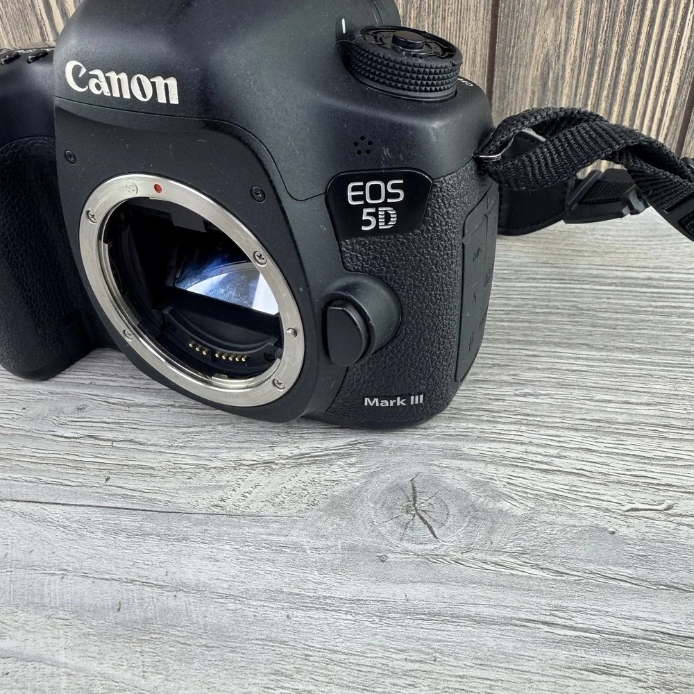 Canon EOS 5D Mark III Digital SLR Camera 